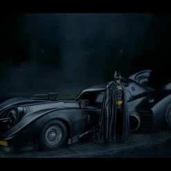 Iron Studios Batman (1989) Batman & Batmobile 1/10 Deluxe Art Scale Statue