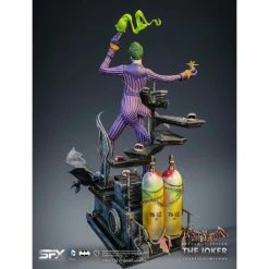 Silver Fox Collectibles Batman: Arkham Asylum The Joker 1/8 Scale Statue