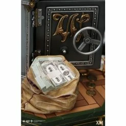 XM Studios DC Premium Collectibles Catwoman 1/6 Scale Statue