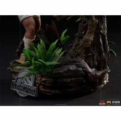 Iron Studios Jurassic Park Clever Girl Deluxe 1/10 Art Scale Statue