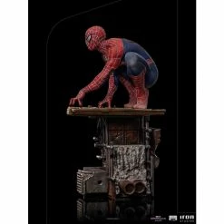Iron Studios Spider-Man: No Way Home Battle Diorama Series Spider-Man (Peter #2) 1/10 Art Scale Statue