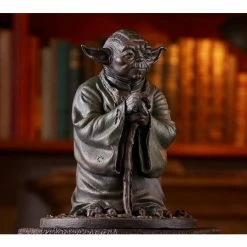 Kotobukiya Star Wars: The Empire Strikes Back Yoda Fountain Statue