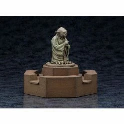 Kotobukiya Star Wars: The Empire Strikes Back Yoda Fountain Statue