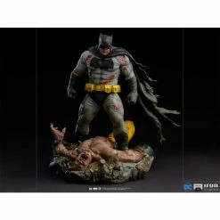 Iron Studios The Dark Knight Returns Batman 1/6 Scale Diorama Statue