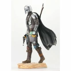 Diamond Select Toys The Mandalorian Premier Collection The Mandalorian With The Child 1/7 Scale Statue Sci Fi / Horror