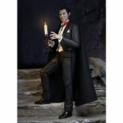 NECA Universal Monsters Ultimate Dracula (Transylvania) Figure
