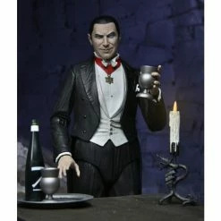 NECA Universal Monsters Ultimate Dracula (Transylvania) Figure
