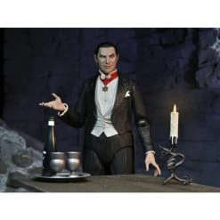 NECA Universal Monsters Ultimate Dracula (Transylvania) Figure