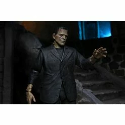 NECA Universal Monsters Ultimate Frankenstein's Monster (Color) 7